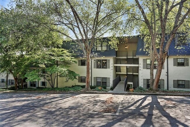Building Photo - 82 Montre Square NW