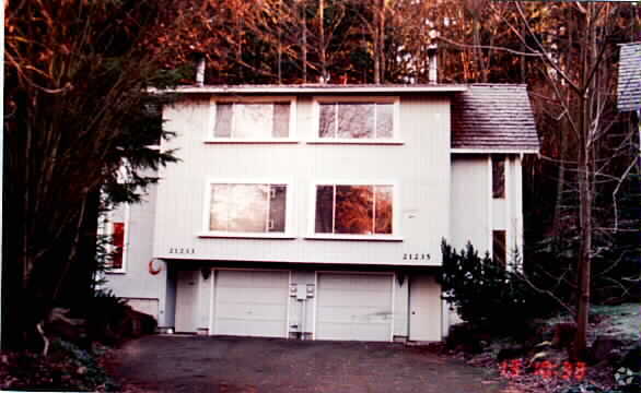 Primary Photo - 21233-21235 Pioneer Way