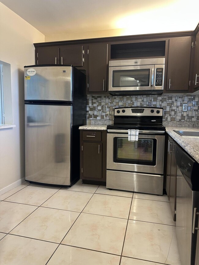 Foto del edificio - 9355 SW 8th St