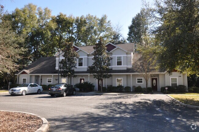 Building Photo - 358 SW 145th Dr