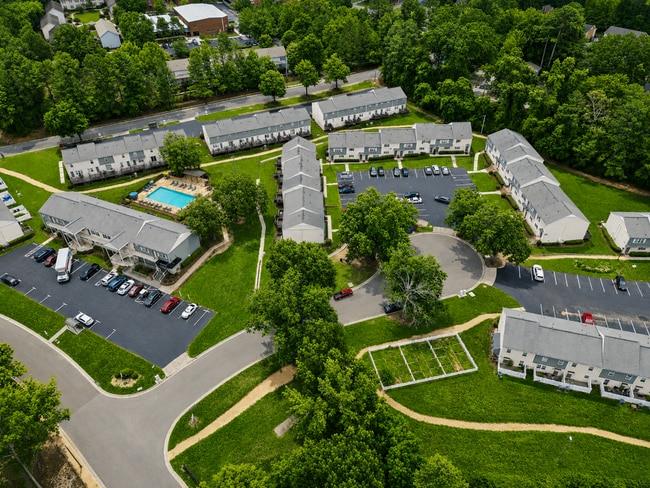 Building Photo - Vetra Forest Hills - Lexington Street