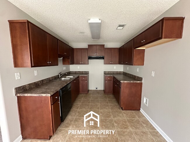 Foto del edificio - 2280 Southern Woods Dr