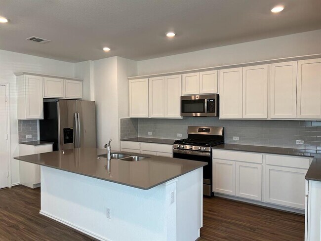 Foto del edificio - 313 Montauk Loop