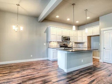 Building Photo - 6320 Pumpkin Ridge Dr. #3