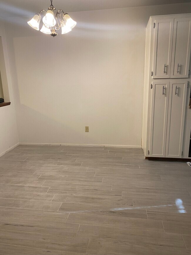 Foto del edificio - 2106 Eastwind St