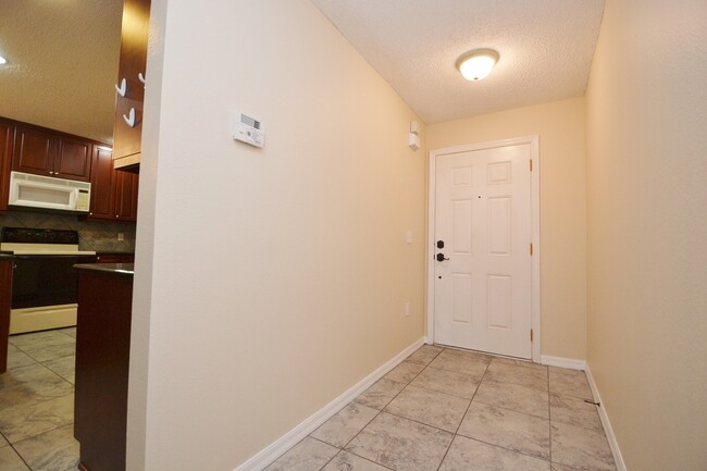 Foto del edificio - Beautiful 3/2.5 Townhome in GATED communit...