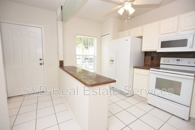 Building Photo - 2308 Lake Woodberry Cir