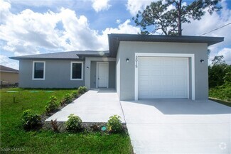 Building Photo - 3015 S Balsam Cir