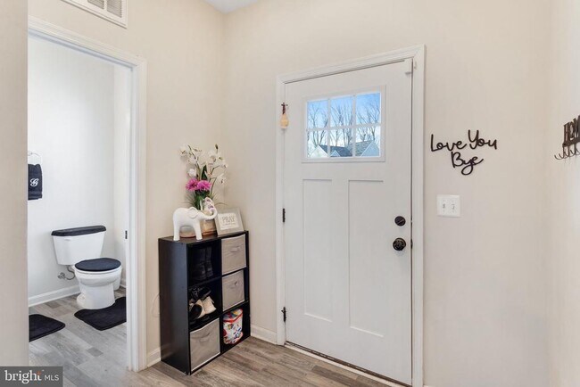 Foto del edificio - 9301 Cedar Forest Dr