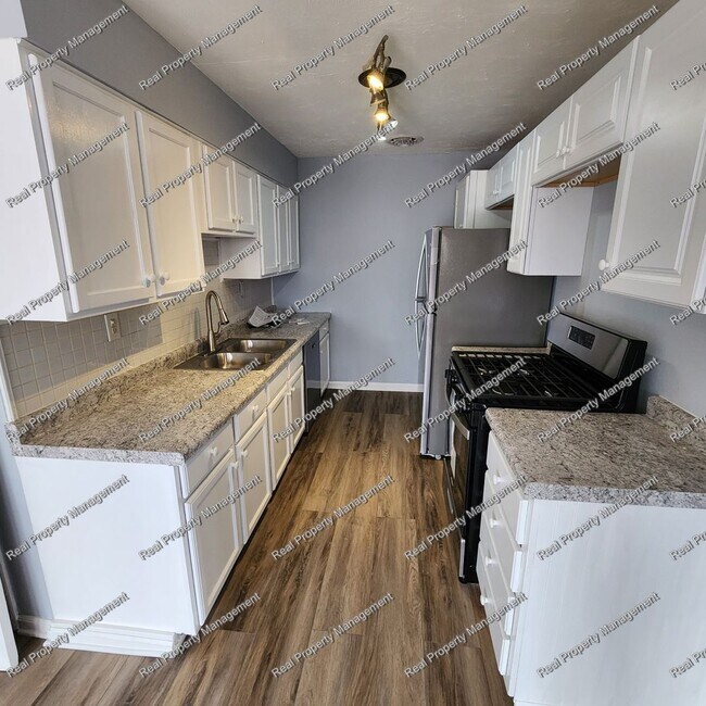 Foto del edificio - Updated Four Bedroom Hobart Ranch