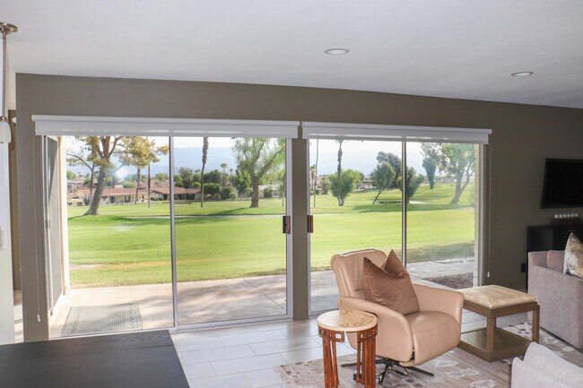 Foto del edificio - 80100 Palm Cir Dr