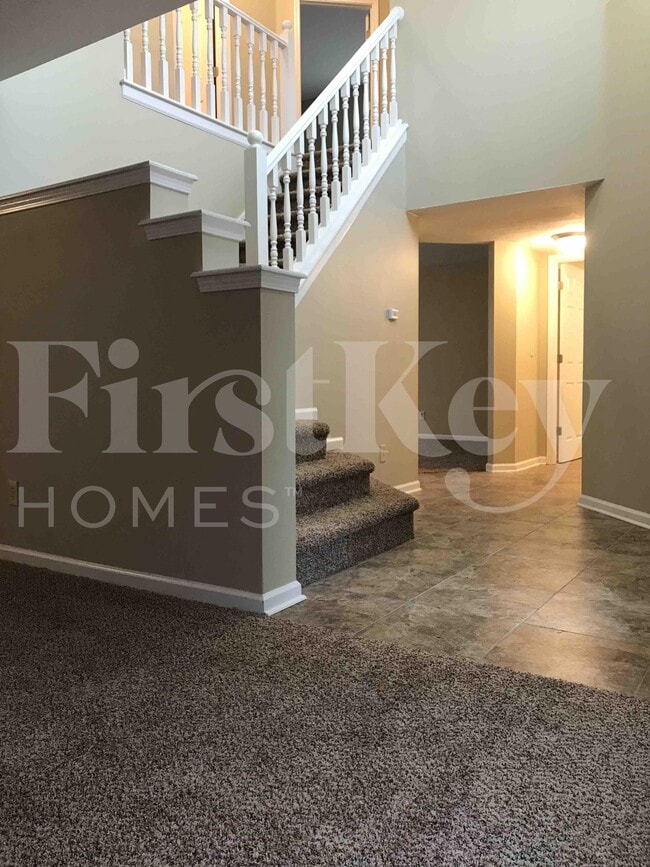 Building Photo - 5851 Tybalt Ln