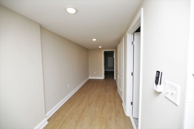 Building Photo - 213 Wilson St