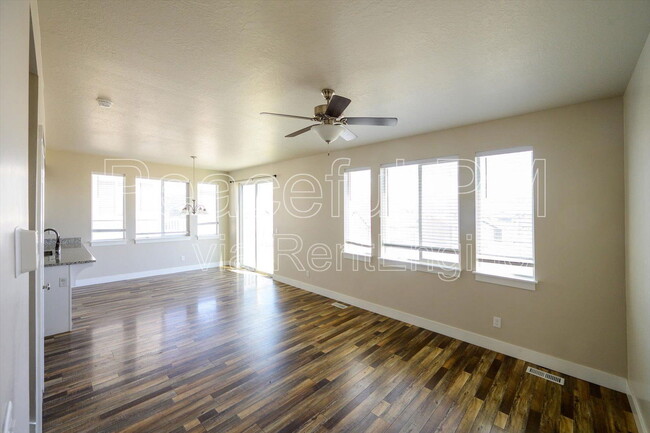 Foto del edificio - 8078 N Clydesdale Dr