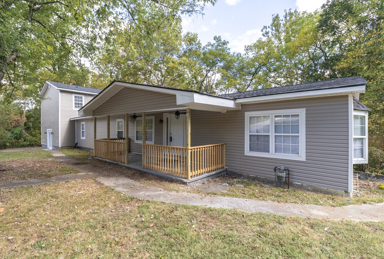 Primary Photo - 770 Mahoney Rd
