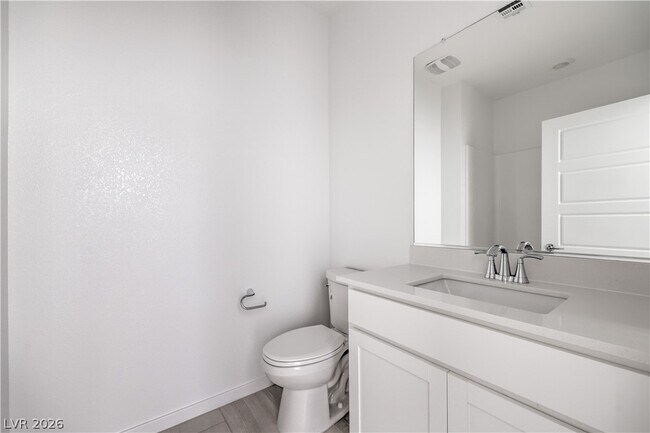 Foto del edificio - 11804 Waterbird Ave