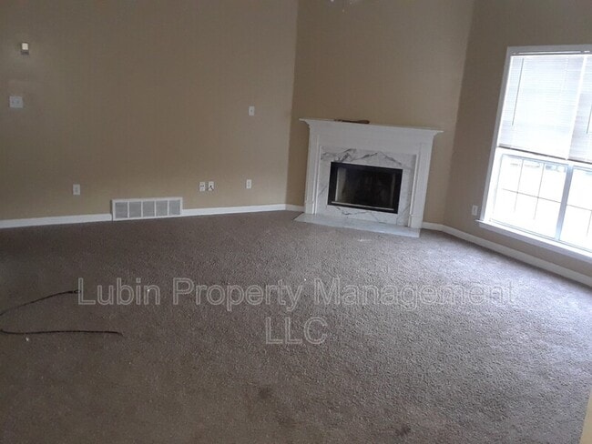 Building Photo - 7660 Mineral Crest Cir N