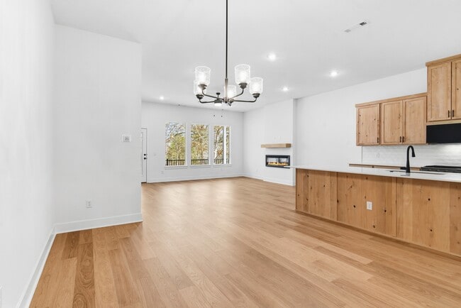 Building Photo - 1823 E Fiji St