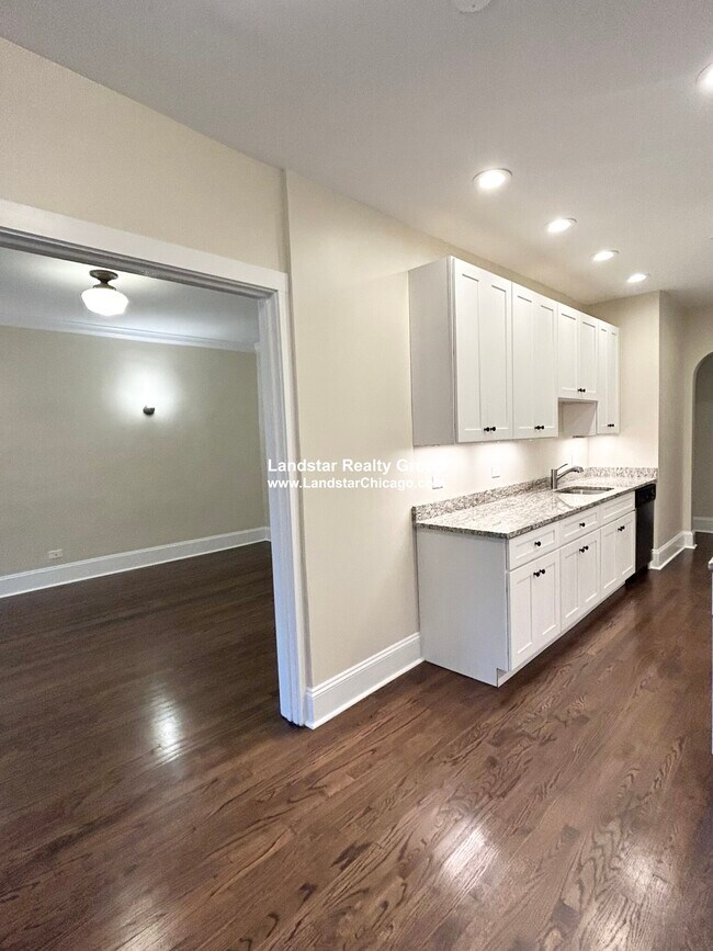 Foto del edificio - 1362 E 52nd St