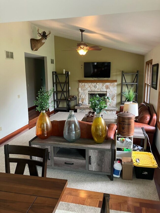 Building Photo - Single Family Home for Rent in Genesee