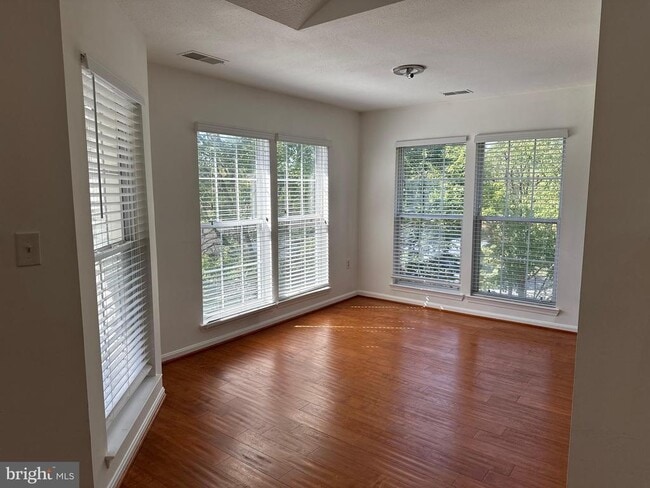 Foto del edificio - 5960 Millrace Ct