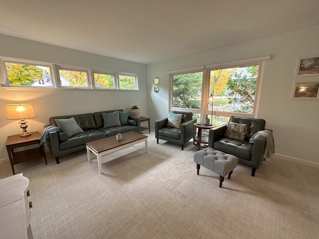 Building Photo - 430 N Elmwood Ave