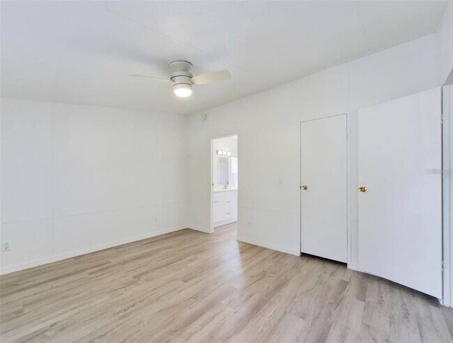 Foto del edificio - 12250 NW 7th St