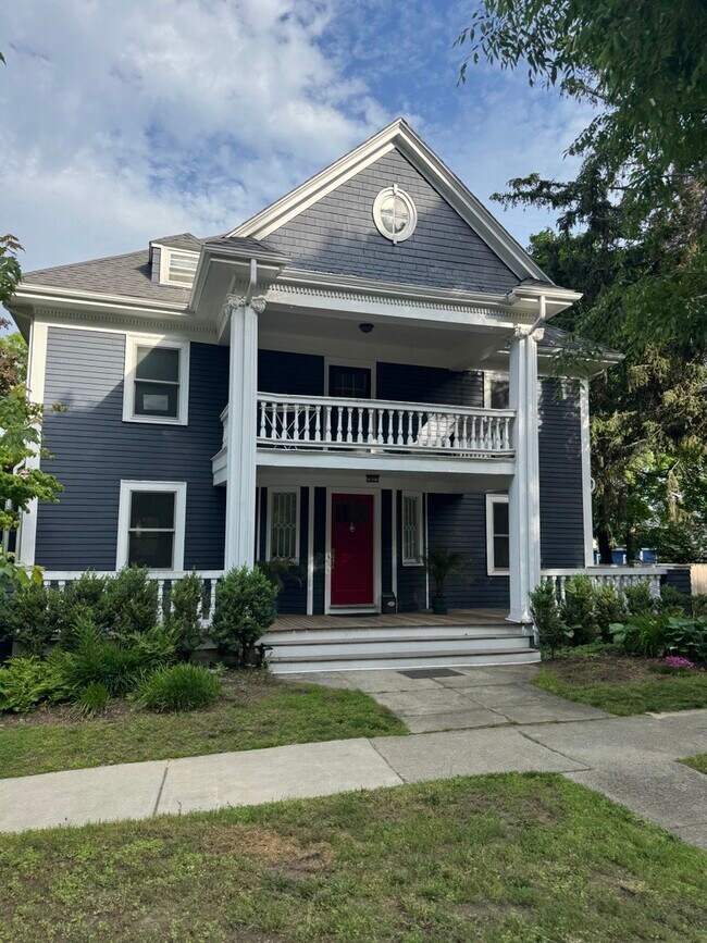 Foto del edificio - 161 Highland Ave