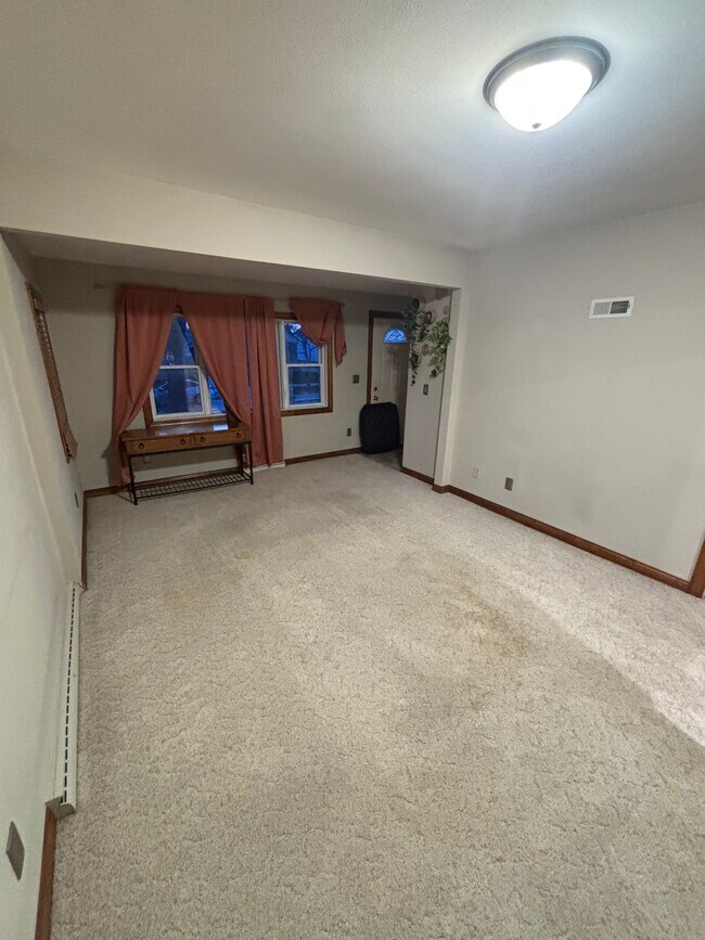 Building Photo - 3128 S 56th St
