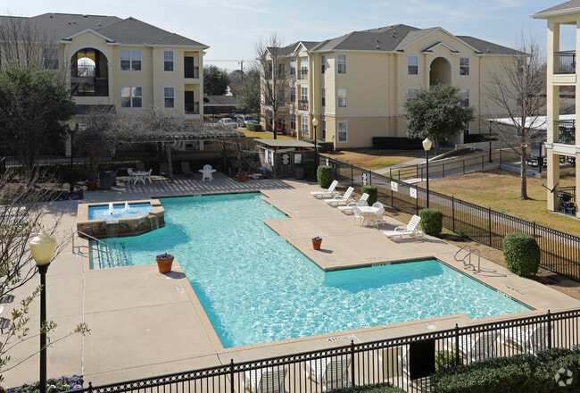 Gateway Park Apartments Rentals Arlington, TX