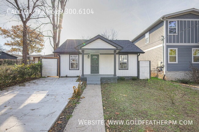 Building Photo - 1707 17th Ave N