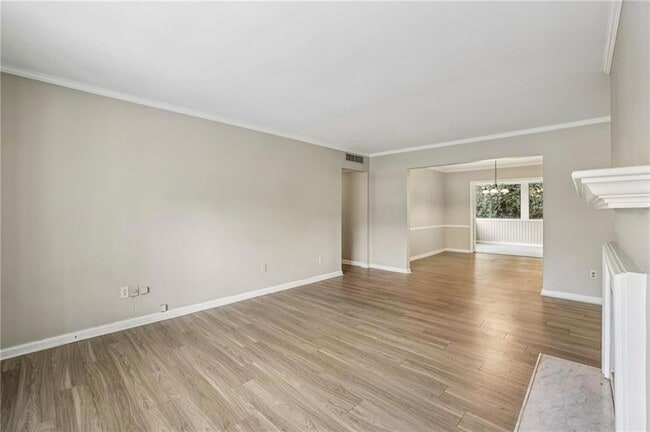 Foto del edificio - 103 La Rue Pl NW