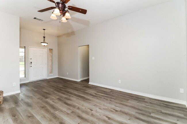 Building Photo - 613 St Eric Dr