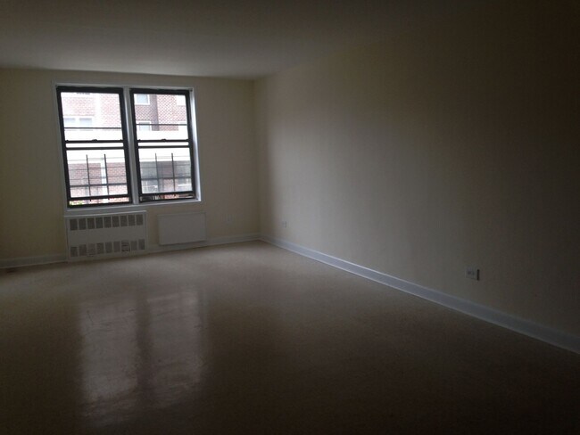 Building Photo - 123-30 83rd Ave