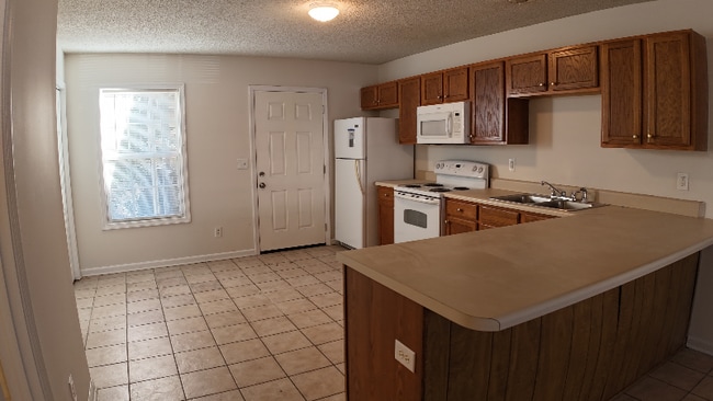 Foto del edificio - 221A Springfield Cir