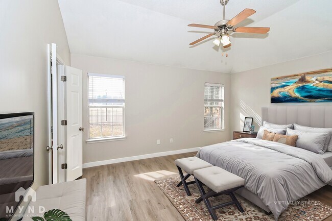 Foto del edificio - 8313 Regal Bend Dr