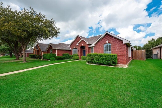 Building Photo - 8304 Presidio Dr