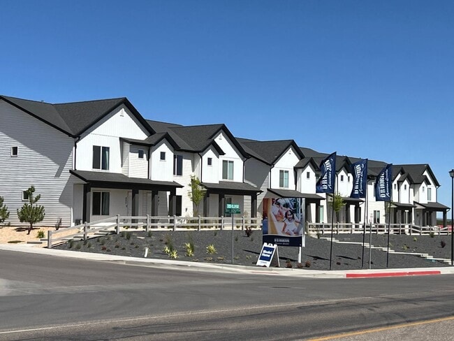 Building Photo - Brand New Old Sorrel Townhomes
