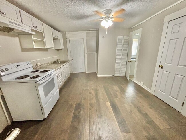 Foto del edificio - Portland Neighborhood - 3 Bedroom 1 Bath House