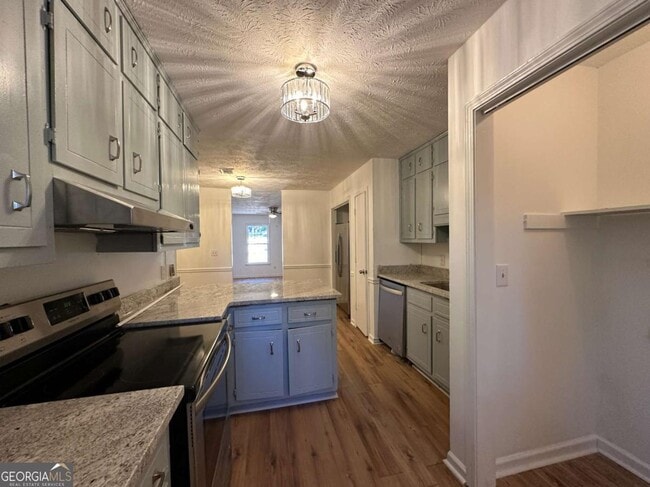 Foto del edificio - 5172 Ridge Forest Dr