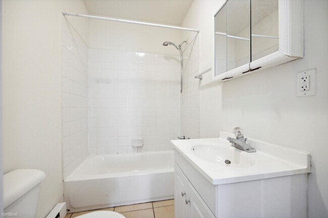 Foto del edificio - 3 br, 1 bath Duplex - 1859 WILLINGTON ST U...