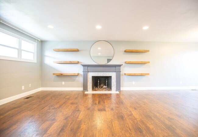 Foto del edificio - South Salem 4 Bedroom 2 Bath Home Available Mid June !!!