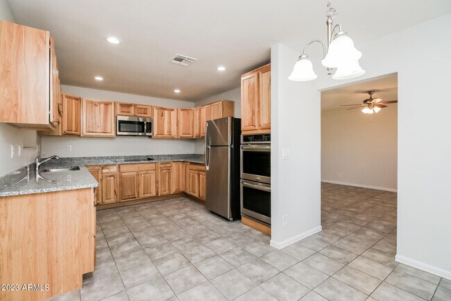 Foto del edificio - 1256 S Buena Vista Dr