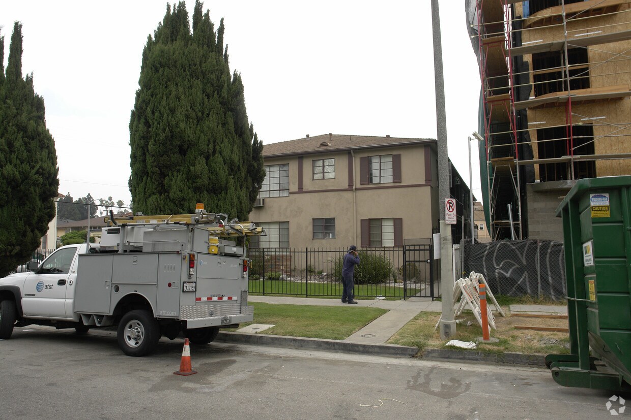 Foto principal - 3750 2nd St