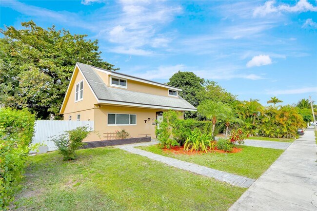 Building Photo - 17780 SW 112th Ct