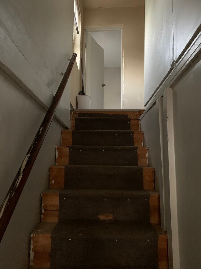 Private Entrance to upstairs Unit - 7738 Emerson Road