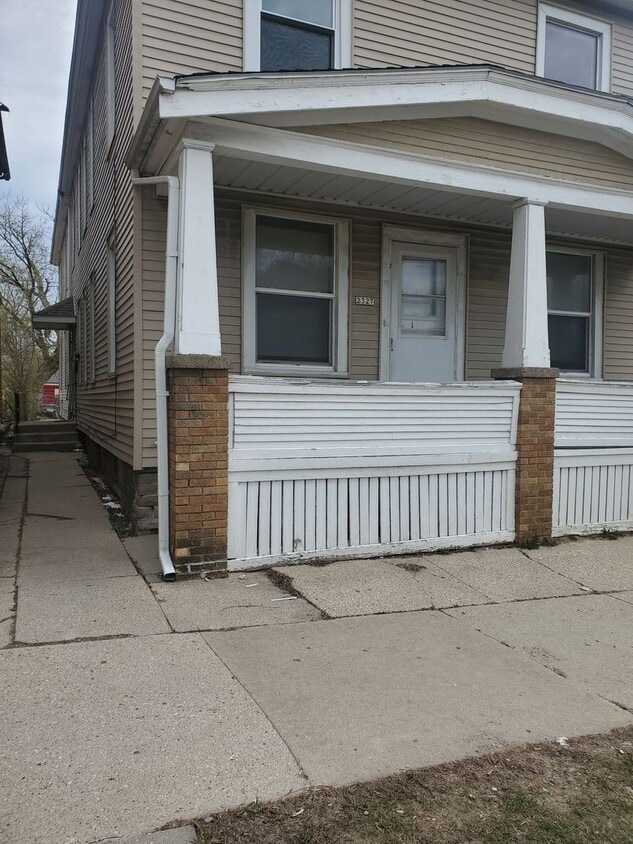 Primary Photo - 2327 S 15th St