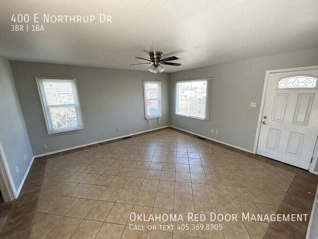 Foto del edificio - 400 E Northrup Dr