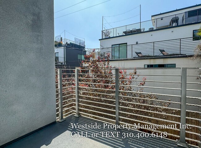 Building Photo - 6548 1/2 La Mirada Ave.-