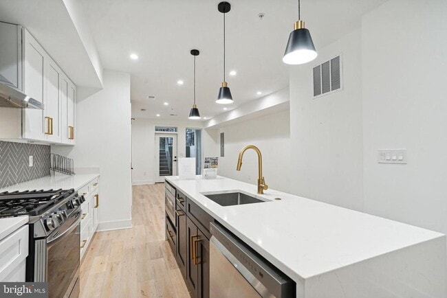 Foto del edificio - 1111 K St NE